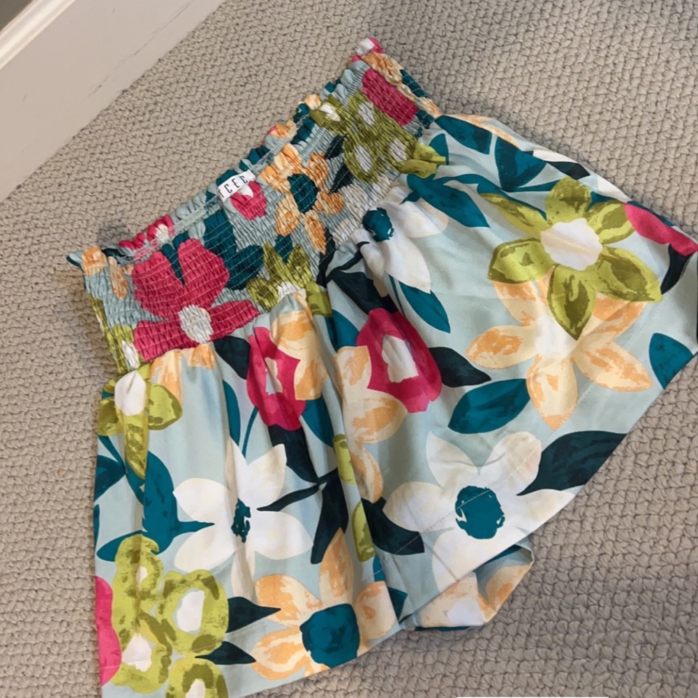 TCEC Scrunch Shorts